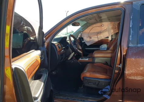 2017 Toyota Tundra 1794 5.7L V8 из США, поврежденный, VIN 5TFAW5F10HX617370